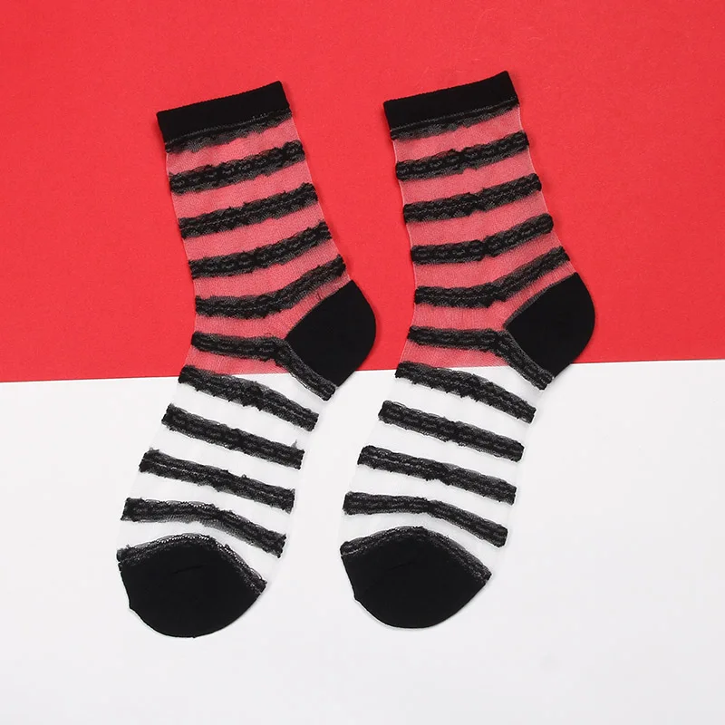 striped Женские шелковые кружевные прозрачные носки, черно-белые сетчатые носки, летние модные эластичные тонкие женские носки, прозрачные Чулочные изделия - Цвет: striped