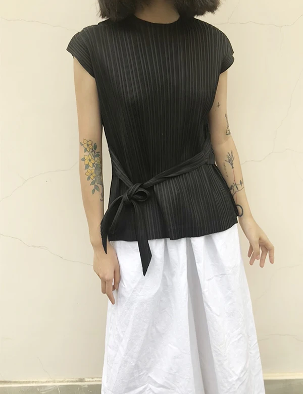 Дизайнерские плиссированные топы на бретелях Miyake Black Chenrui|Майки| |