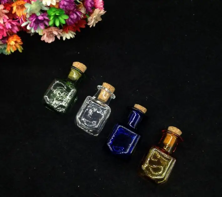 

300pcs 14*23*23mm cute square box mixed color cork stopper Wish Mini glass Bottle Perfume essential oil vial Decorative diy gift