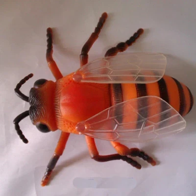 Детская забавная игрушка 3 года животные большая пчела насекомые имитация модели