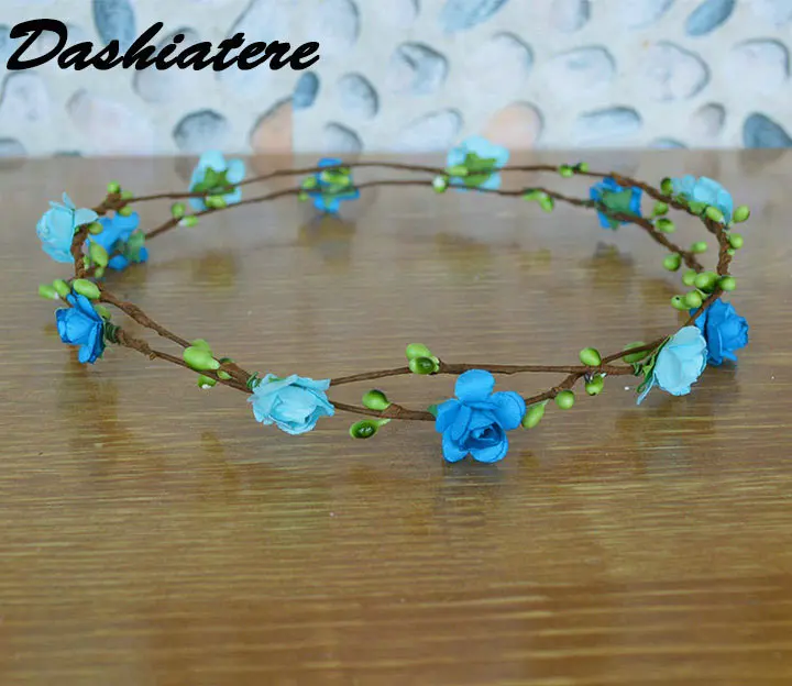 Свадебный венок с лесным цветком для девочки светло голубой темно синий