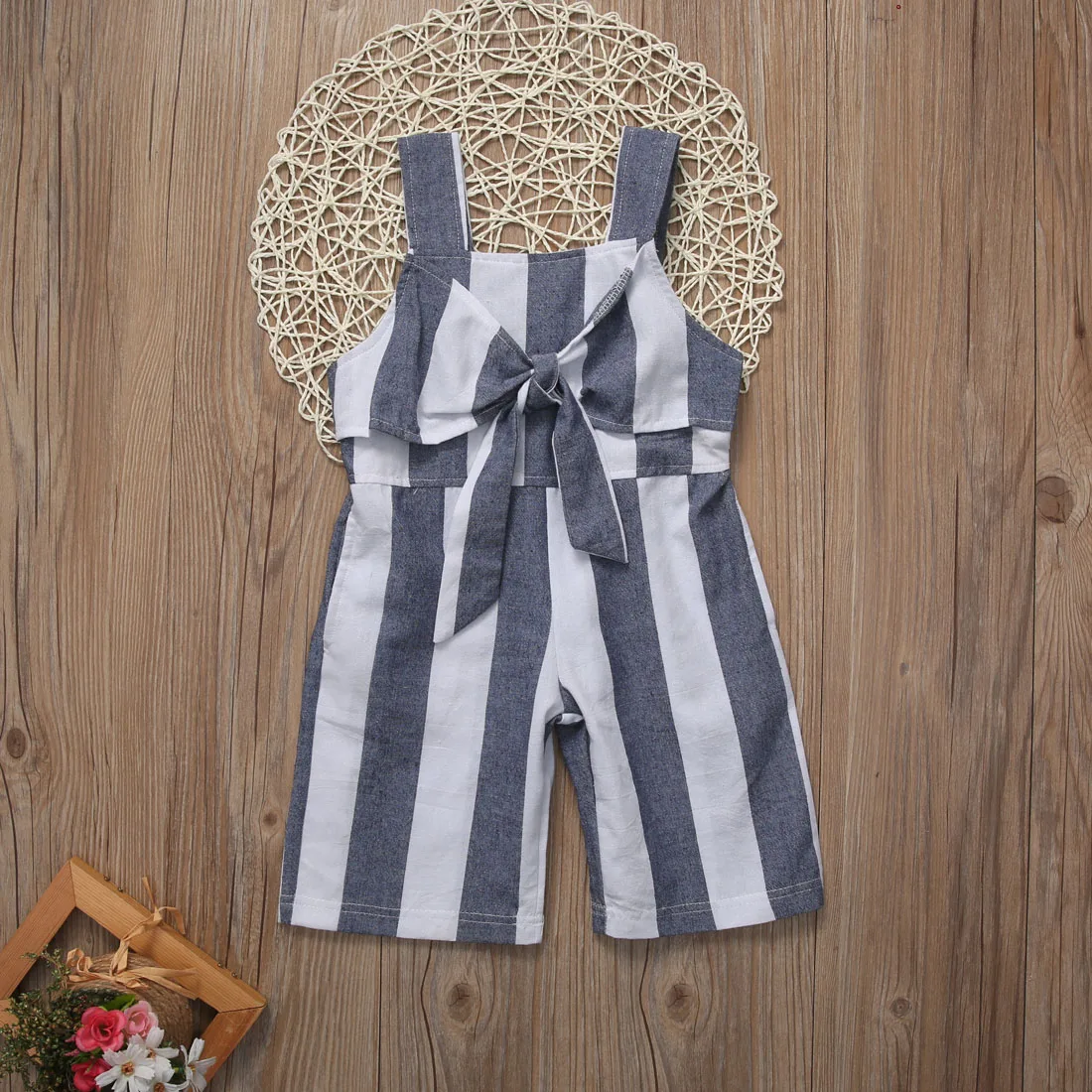 Детский комбинезон в полоску с бантом без рукавов | Мать и ребенок