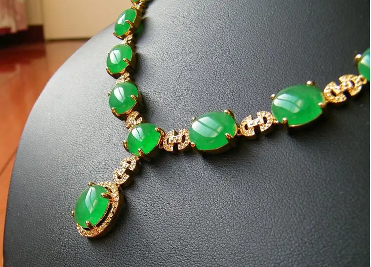 Ожерелье инкрустированное золотом Нефритовая цепочка из натурального нефрита