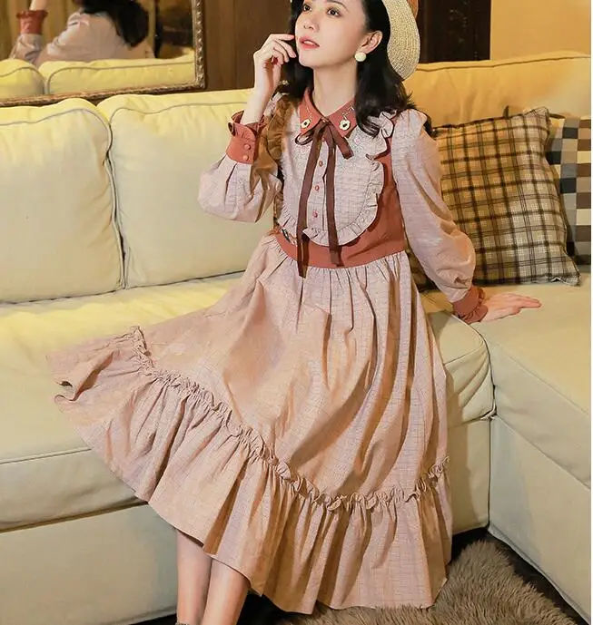 

High Quality 2018 Autumn New Arrival Sweet Fake Two Pieces Flower Embroider Flare Pliad Ruffles Woman Cotton Long Dress