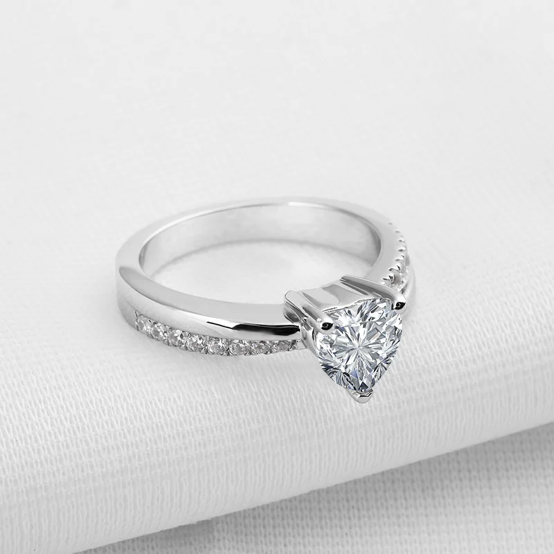 

QYI 925 Solid Silver Heart Cut Simulated Diamond Is Very Shiny Engagement Wedding Rings Women Gift Ring Jewelry