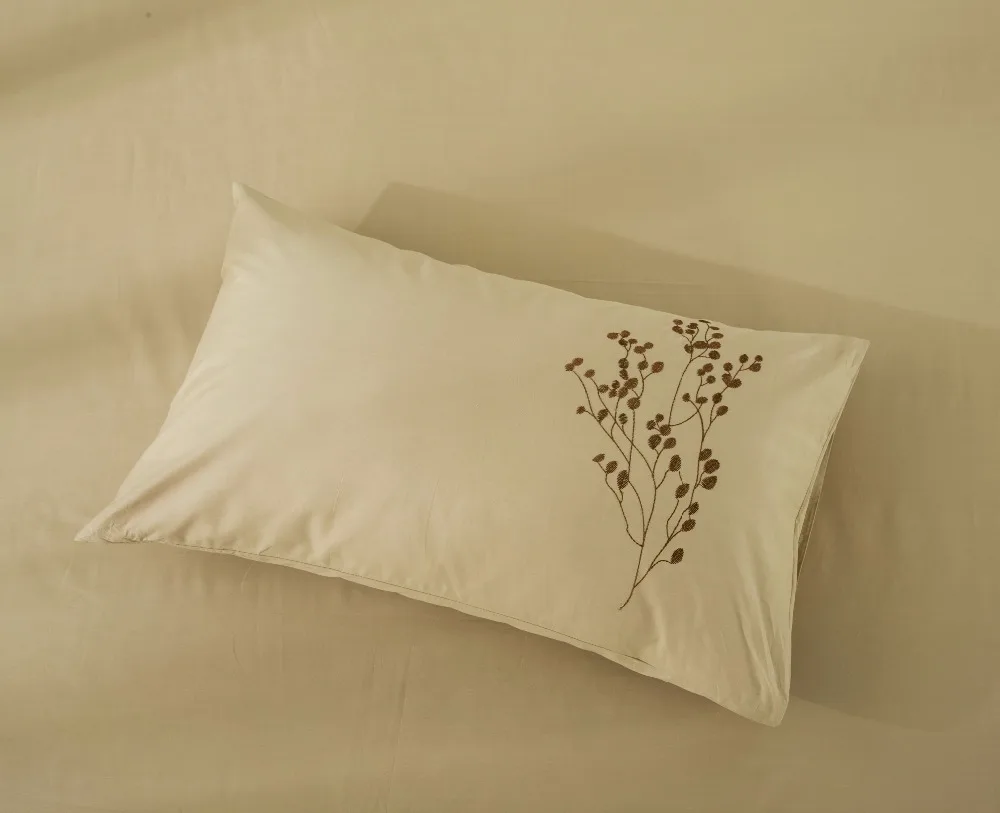 Цельнокроеное покрывало с цветочной вышивкой Kaylee для свадебного декора