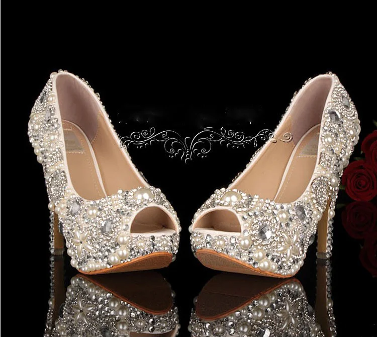 Свадебные туфли цвета слоновой кости с открытым носком на высоком каблуке