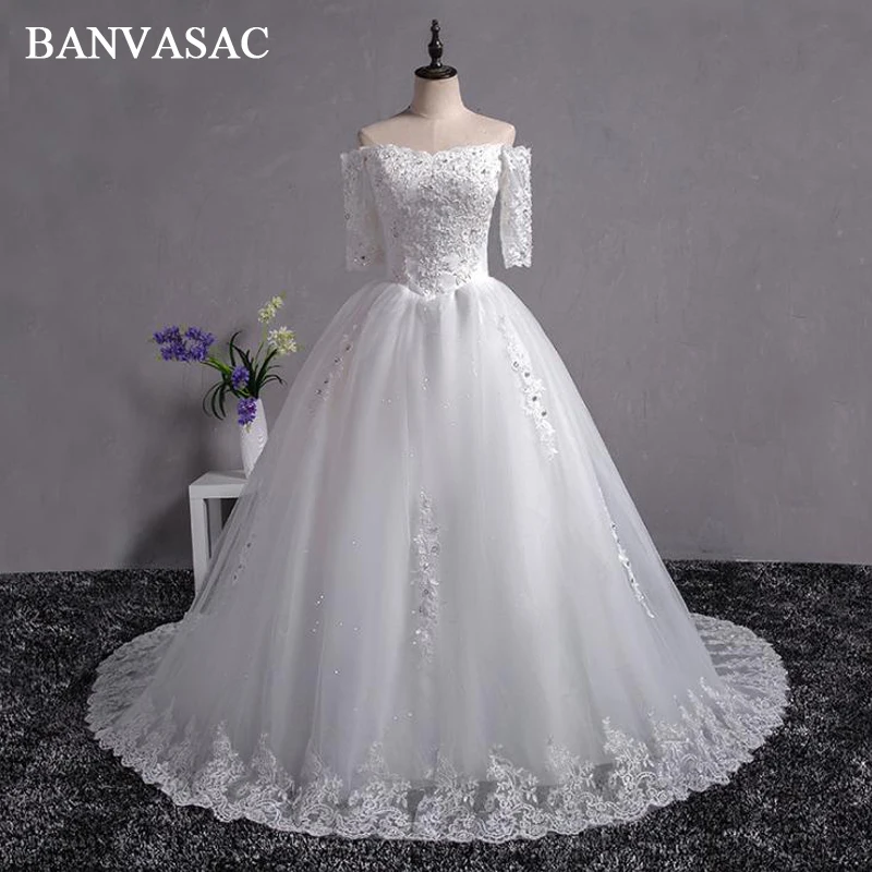 

BANVASAC 2018 Lace Appliques Boat Neck Ball Gown Wedding Dresses Vintage Crystals Half Sleeve Court Train Bridal Gowns