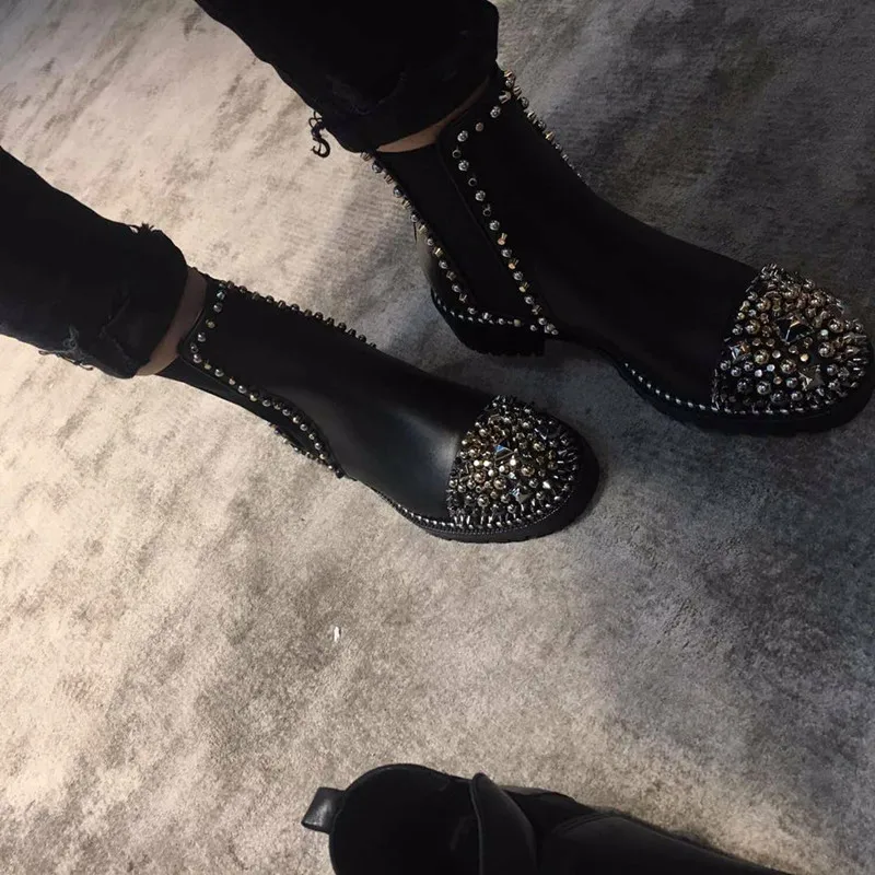 Женские ботинки с заклепками Цвет Черный Botines Зимняя обувь для подиума