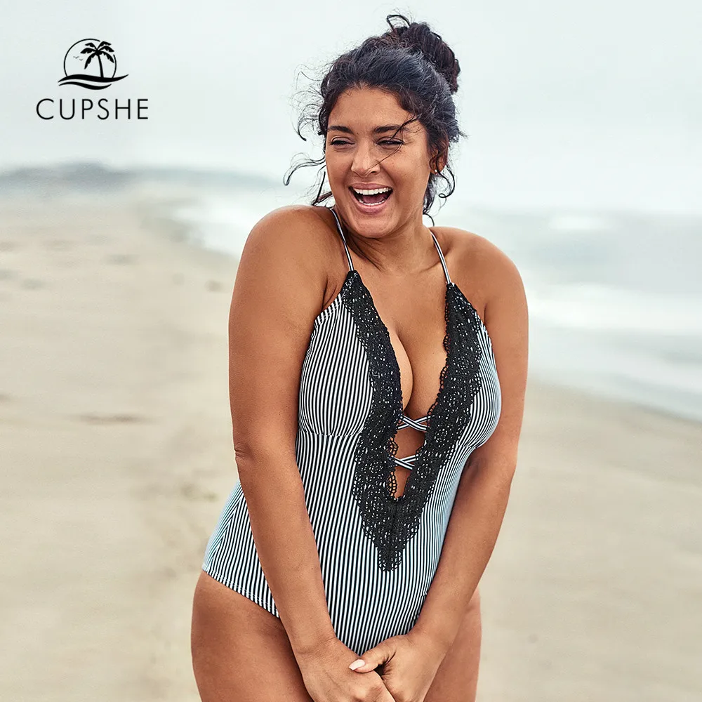 CUPSHE размера плюс полосатый глубокий v образный Вырез Цельный купальник