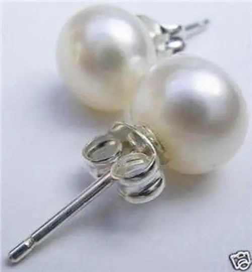 Серьги-гвоздики с белым жемчугом 7-8 мм