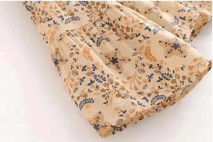 Bohemian Wood Ears Reffles Lace Up V neck Star Floral Print Flare Sleeve Shirt Beige Holiday Women Stream Pullover Blouse Tops |