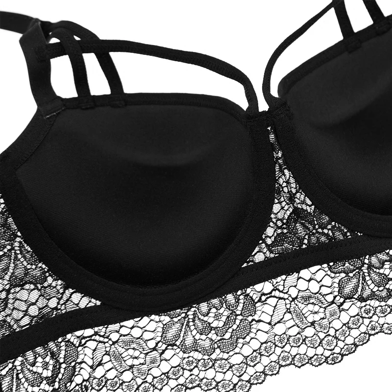 Комплект женского кружевного нижнего белья с чашками пуш ап и цветочной
