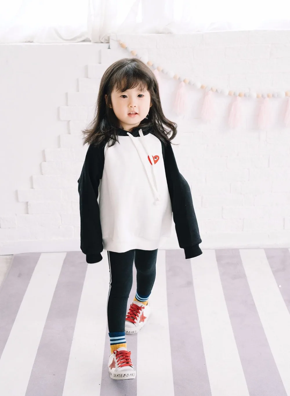 Модные осенние толстовки для папы, мамы и ребенка; одежда для всей семьи; одинаковые комплекты с капюшоном для семьи; толстовки; одежда для папы, мамы и дочки