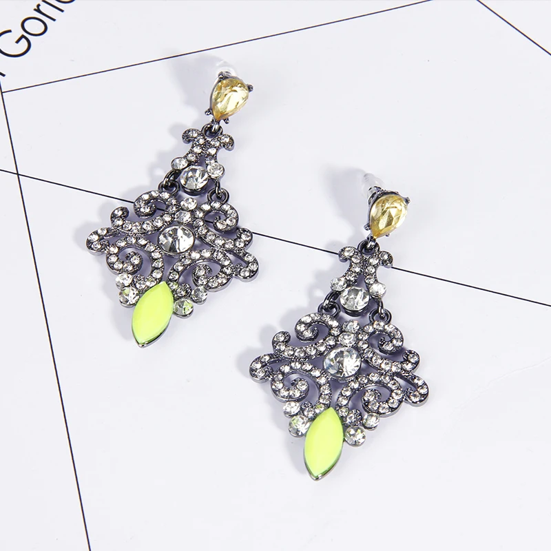 Одежда высшего качества Multi-Цвет Кристалл Висячие серьги выдалбливают