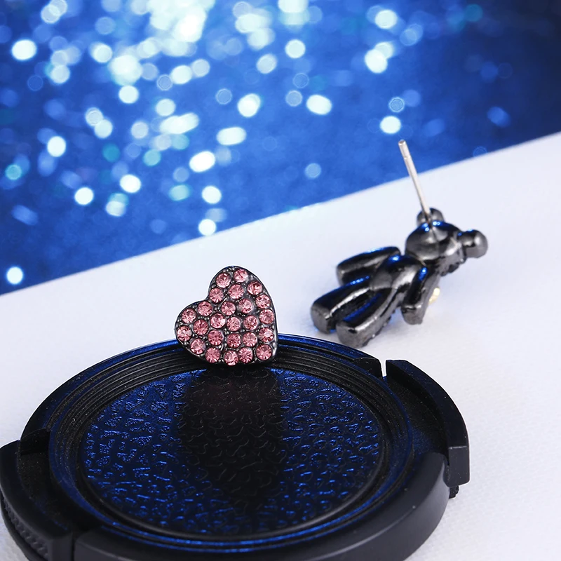 Женские серьги гвоздики из серебра 100% пробы с черным медведем и красным любовным