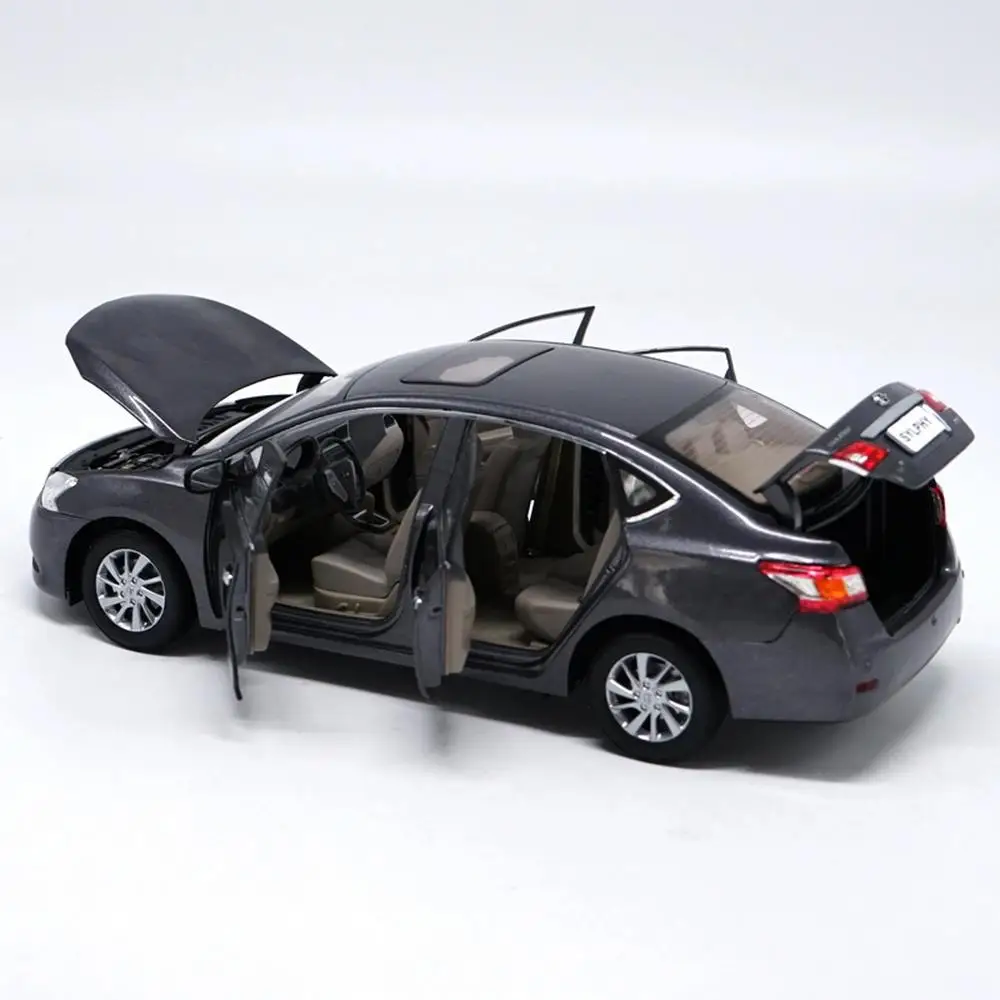Коллекция литых под давлением моделей автомобилей NISSAN SYLPHY 1/18 в масштабе