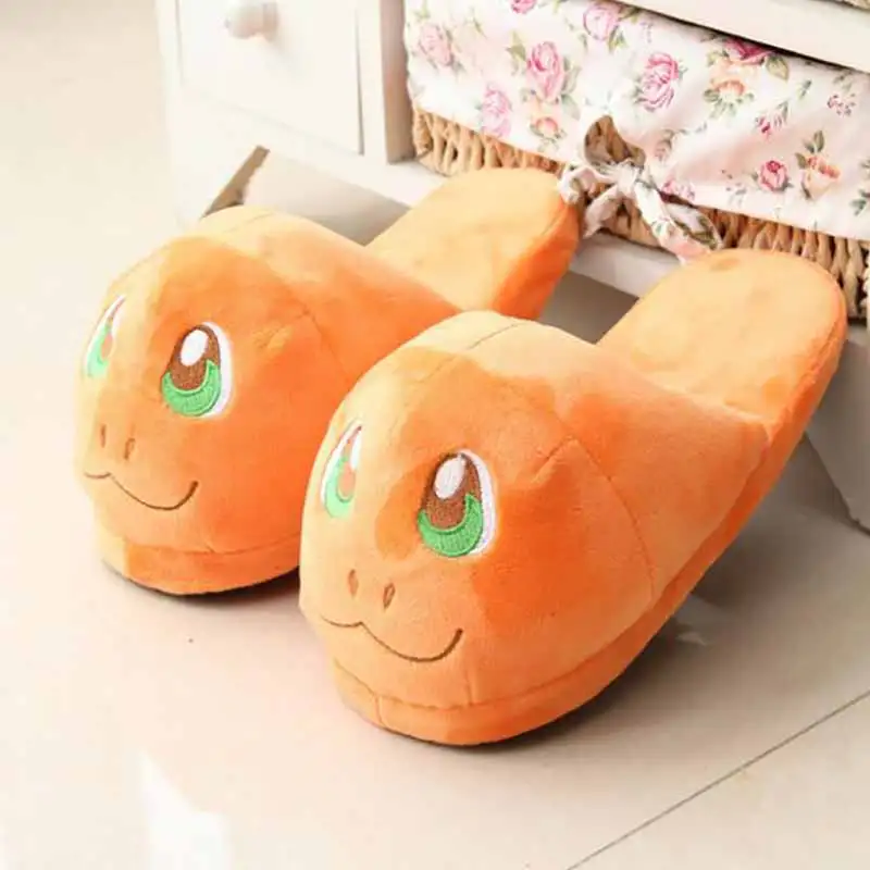 Обувь Kawaii для взрослых женщин и девочек; хлопковые тапочки с героями мультфильмов; Pikaqiu Eevee; милые зимние праздничные вечерние тапочки kuguurumi