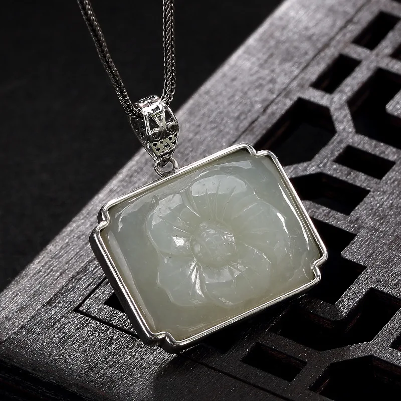 

2018 Real Rushed Accented Feather S925 Pure Natural Hetian Lotus Retro Clavicle Sweater Chain Female Pendant Wholesale