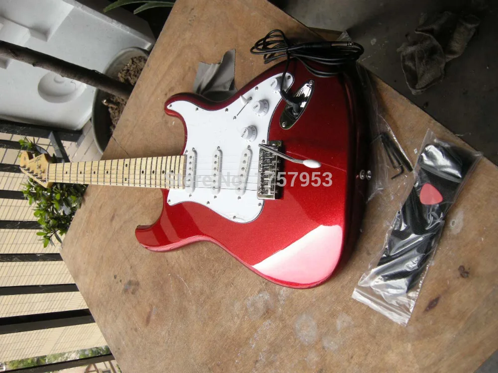 Новейшие Роскошные электрогитары ST Deluxe 6 струн конфетно красного яблока Прямая