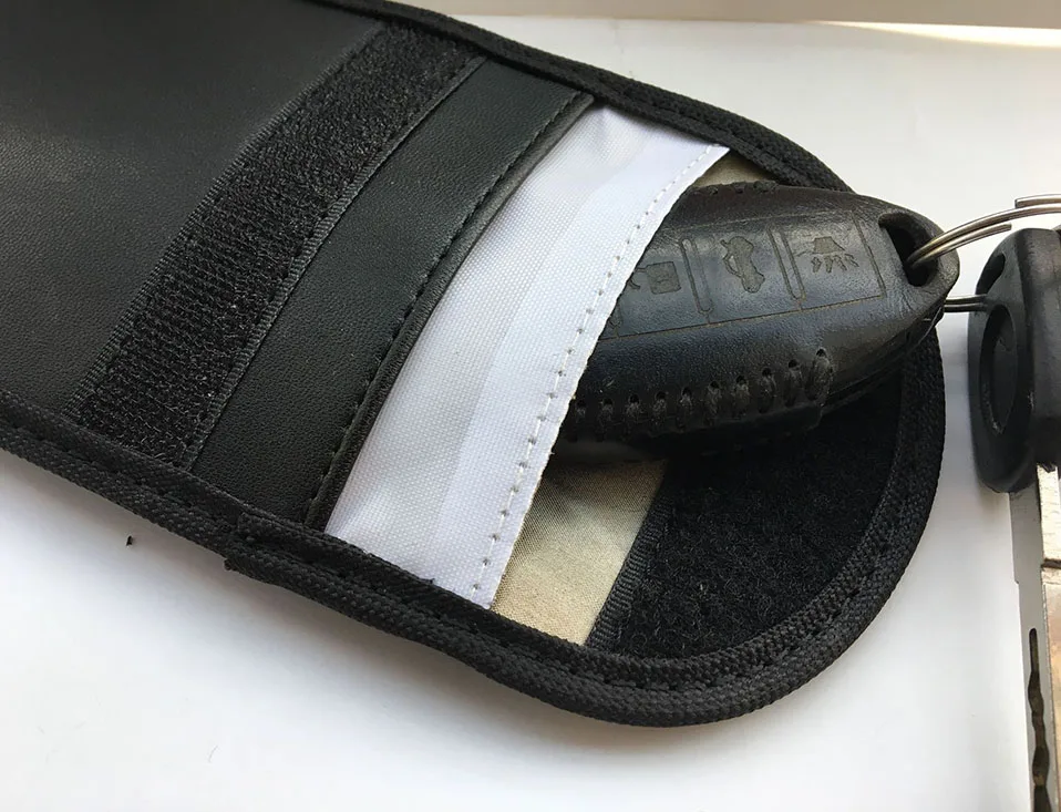 1pcs Faraday Bag Theft Prevention Car Keyless Key Entry Fob Guard Signal Blocker Storage Bag Shielding Bag Wallet Card Pack