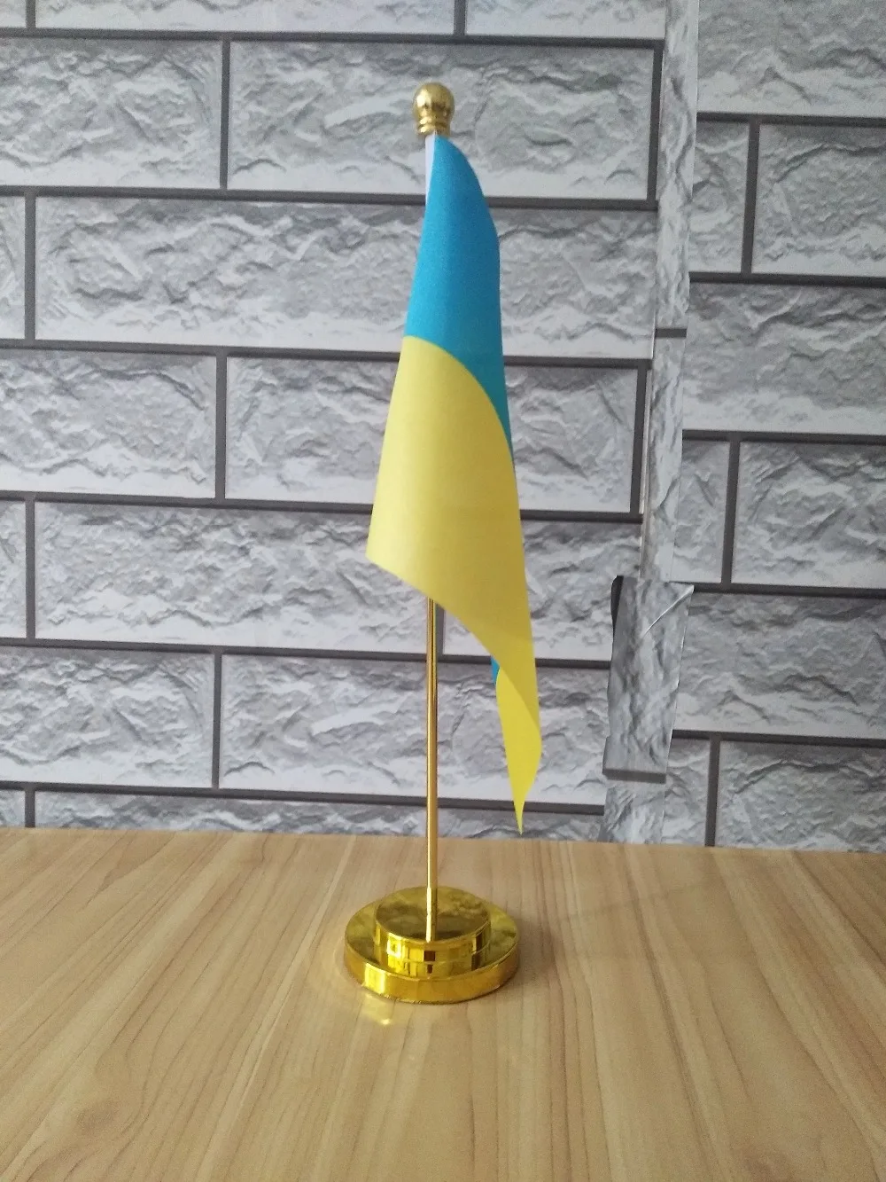 Ukraine Office table desk flag with gold or silver metal flagpole base 14*21cm country free shipping NO.0032 | Дом и сад