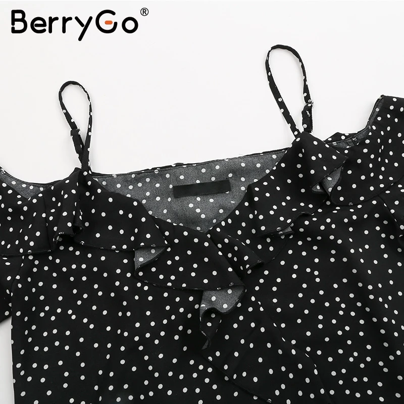 BerryGo/белая блузка с открытыми плечами и рюшами на бретельках женская