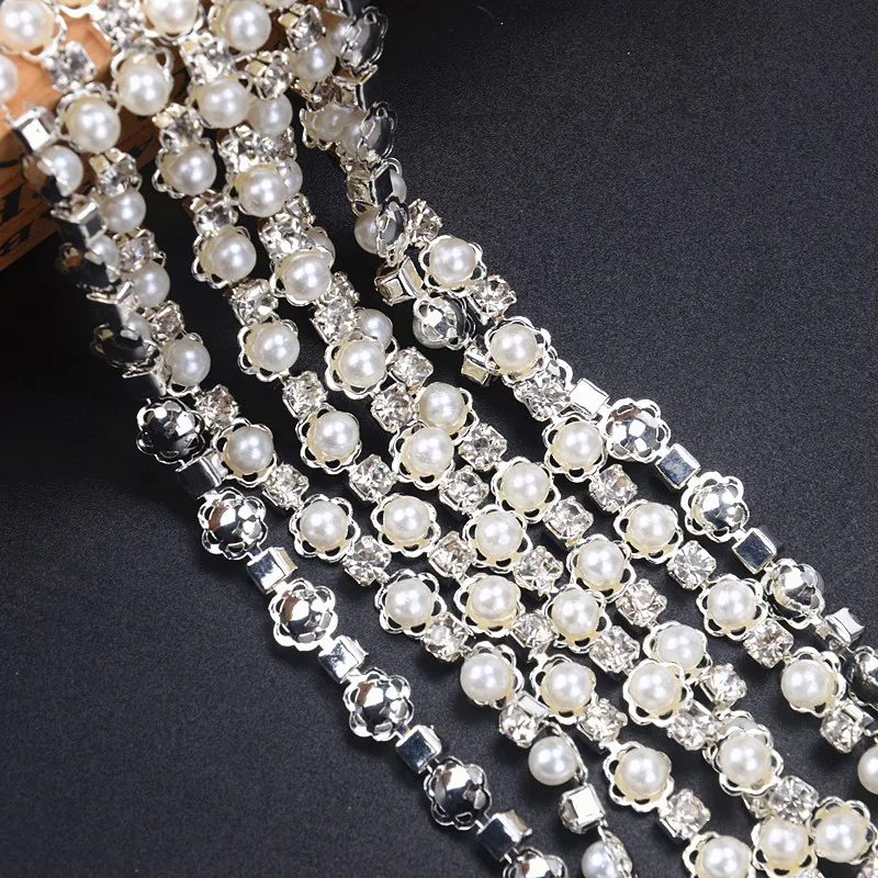 Цепочка Стразы 5 ярдов с цветами и жемчугом ширина 7 мм для костюма вращающаяся