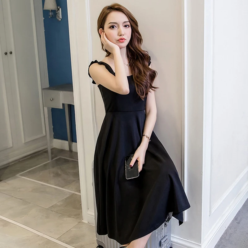 Женское платье на бретелях-спагетти черное винтажное простое базовое без