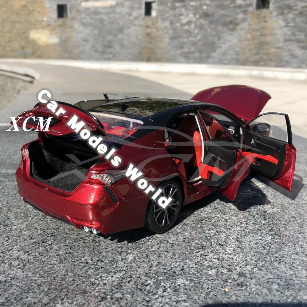 Литая под давлением модель автомобиля для всех новых Camry Sport 1:18 (красный) +