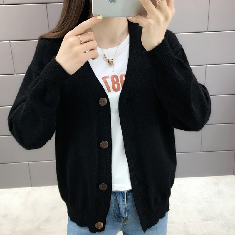 

2019 new spring outside is very popular knit cardigan jacket female short section of foreign solid color V-neck women jacket A30