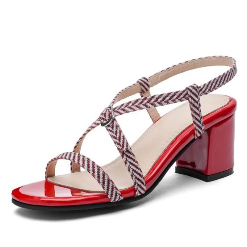 Женские босоножки с перекрестными ремешками и пряжкой Новинка 2019 года женские на