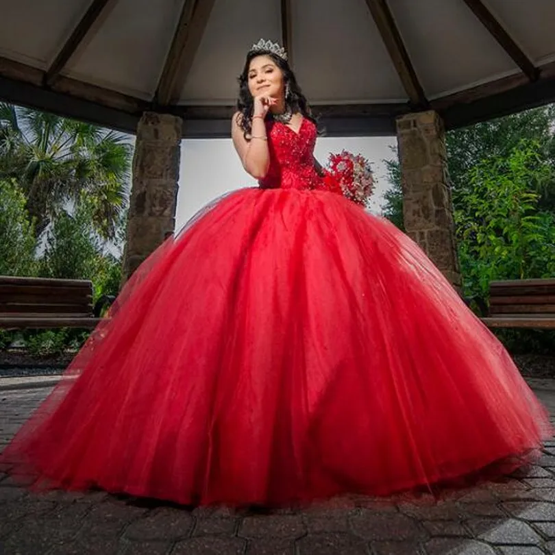 Фото Длинное красное бальное платье Quinceanera платья с кристаллами и бисером 16 лет для 15