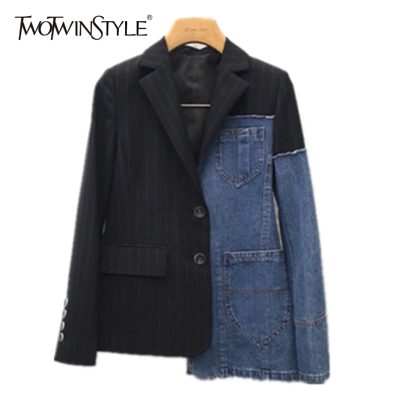 Женский Джинсовый блейзер TWOTWINSTYLE асимметричный с отворотом и воротником размера