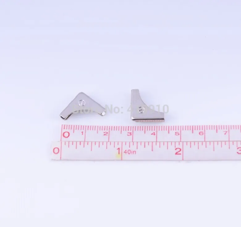 Бесплатная Shipping-100PCs Альбомы для скрапбукинга серебристого цвета меню папки Угловые протекторы 13x13x20 мм J1300 (art.: 78908e20a) - 78908e20a