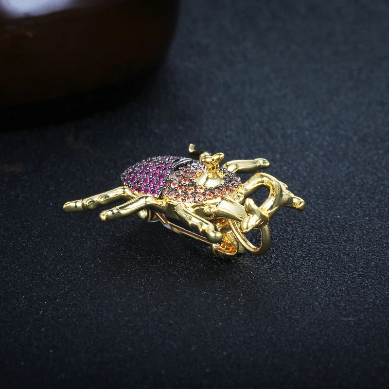 Europe Style Tianniu Insect Pendant Necklaces New Design Alloy Jewelry Crystal Zircon Necklace for Women Men | Украшения и