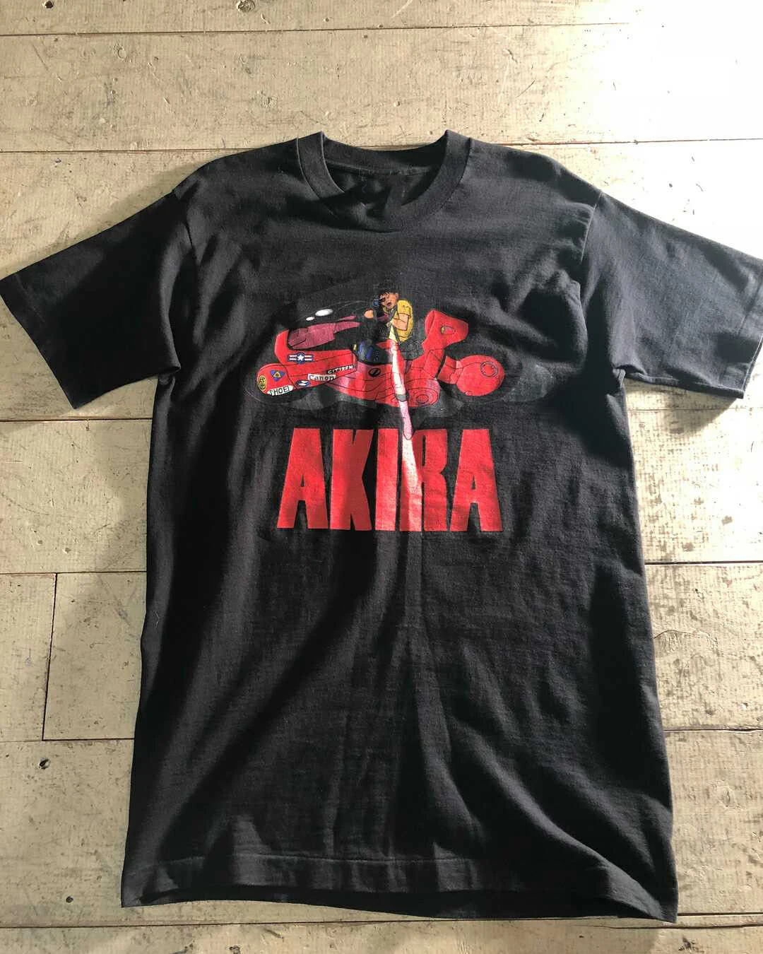 Фото Vintage 80s AKIRA JAPAN SHIRT REPRINT Short Sleeve Plus Size discount hot new top free shipping t-shirt Мужская одежда Vintage 80s AKIRA JAPAN SHIRT REPRINT Short Sleeve Plus Size discount hot new top free shipping t-shirt Мужская одежда