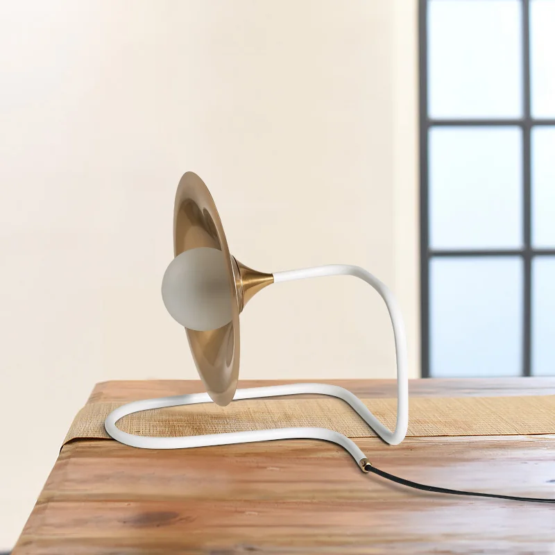 Скандинавский Ретро Железный клаксон настольная лампа Desklight гибкая простая