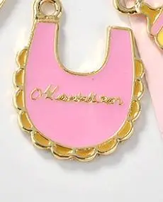 pink Очень мило! 10 шт./лот Детский фартук Детская Бутылочка эмалированные Подвески Металлические Подвески Золотая основа модные ювелирные изделия Аксессуары для DIY ручной работы - Окраска металла: pink