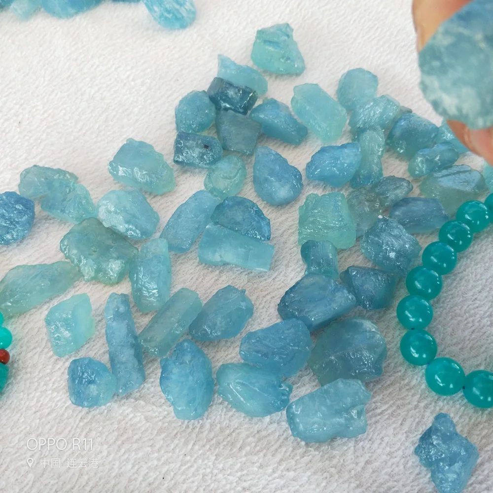 Необработанный драгоценный камень кристалл Натуральный Синий аквамарин гравий