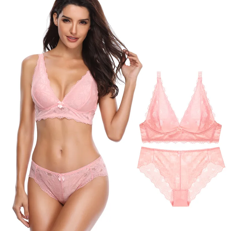 Комплект женского нижнего белья с кружевной вышивкой и бесшовным