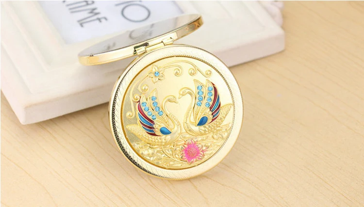 Mini makeup compact pocket mirror New year Christmas party bridesmaid gift birthday present Retro castle peacock flower | Красота и
