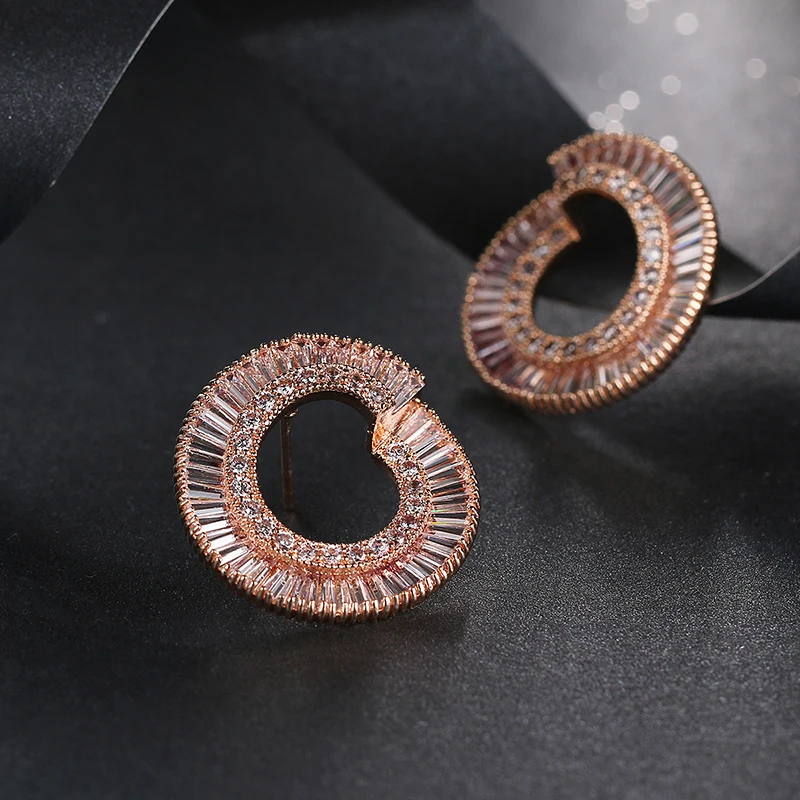 Роскошные изысканные круглые сережки-гвоздики с инкрустацией квадратные