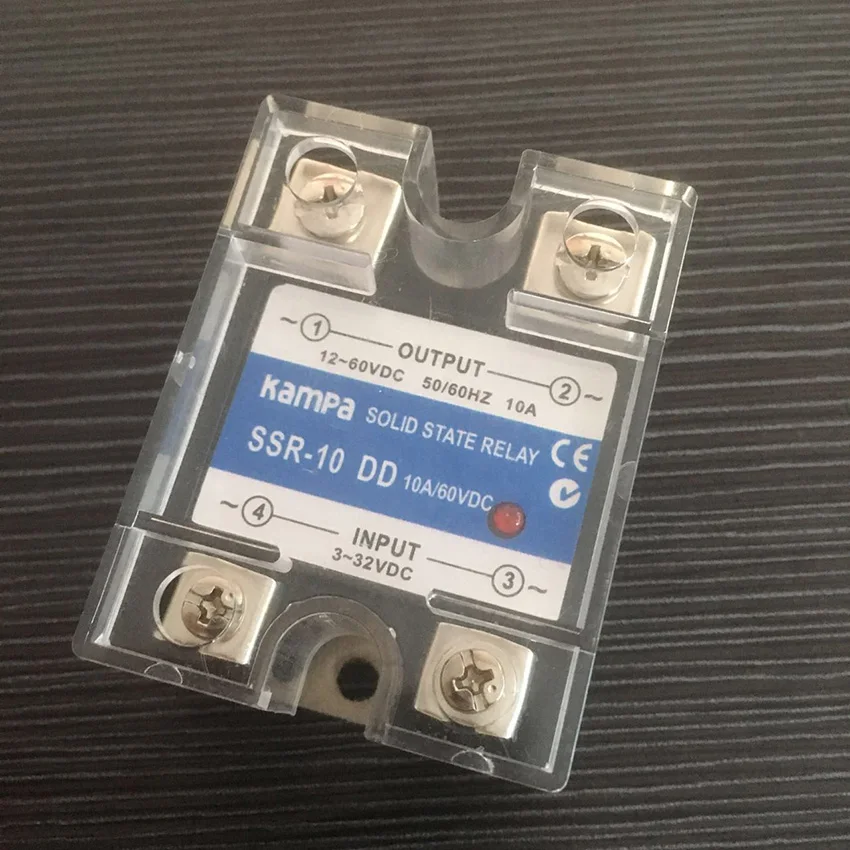 Однофазное твердотельное реле постоянного тока 10 А черный вход выход управления