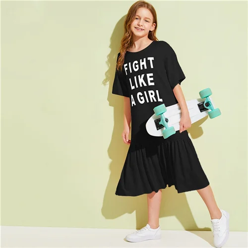 SHEIN/Детская Повседневная футболка для девочек с буквенным принтом и рюшами на подоле; платье для детей; коллекция года; Летние Детские платья средней длины с короткими рукавами и оборками - Цвет: Черный
