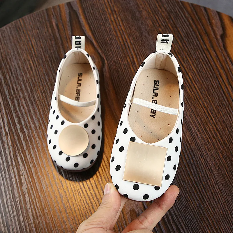

New children's leather shoes temperament round dot metal buckle baby soft-soled princess shoes girl casual shoes