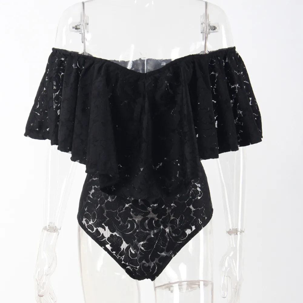 Женский комбинезон с оборкой и открытыми плечами облегающий кружевной для