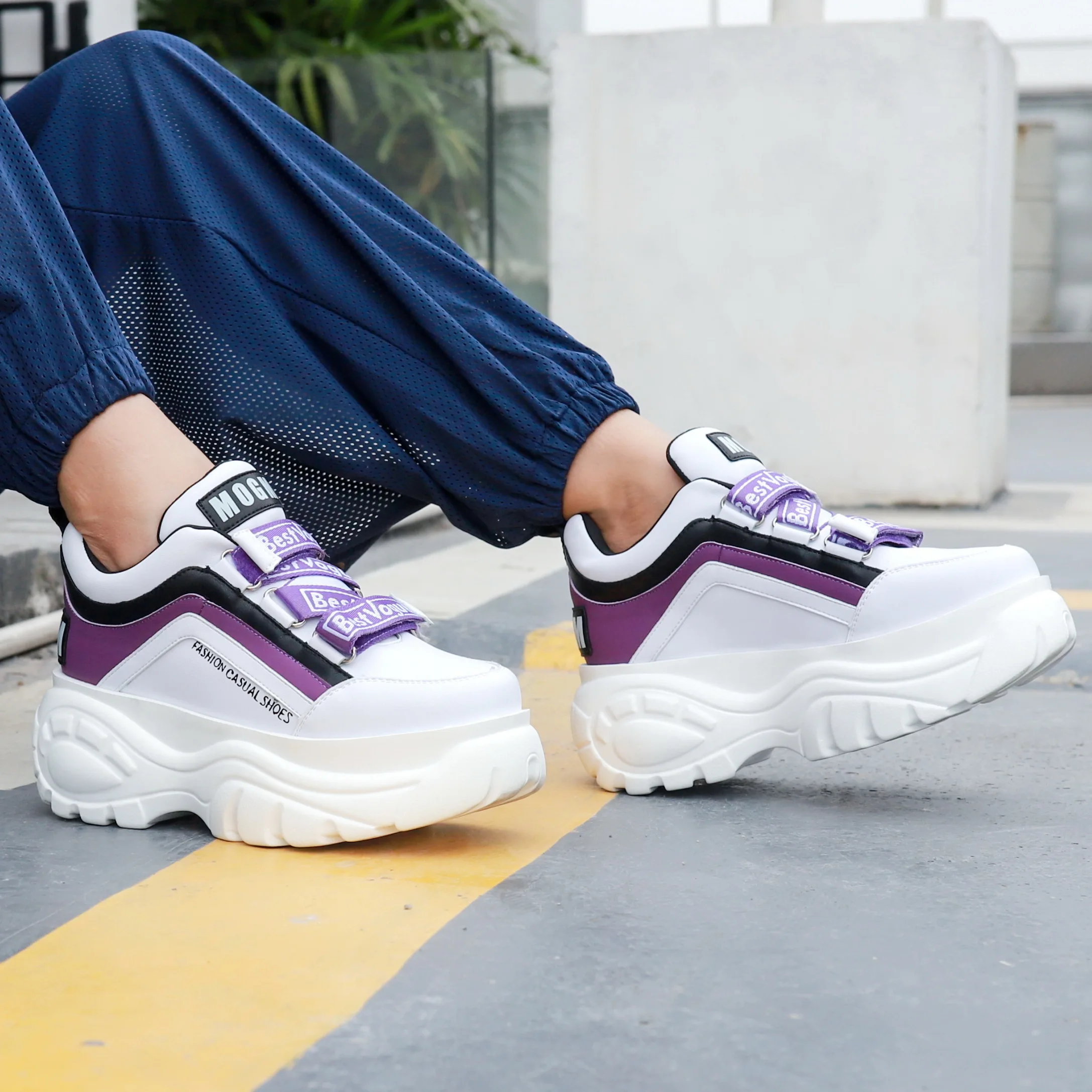 Кроссовки черные осенние 2019 Новая модная женская обувь высокие сапоги | Обувь