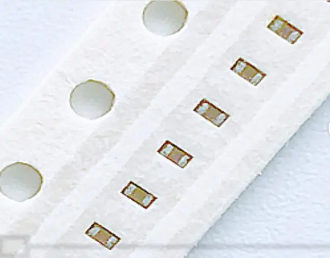 0402 10PF 15PF 18PF 22PF 24PF 1NF 2.2NF 10NF 100NF 1 мкФ 2 4 7 10 SMD/чип конденсатор 10000 шт./катушка |