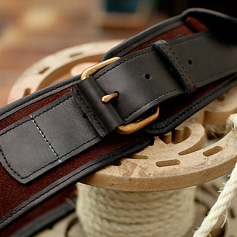 Женский качественный винтажный пояс ARTKA с заклепками в винтажном стиле G09593|decorative